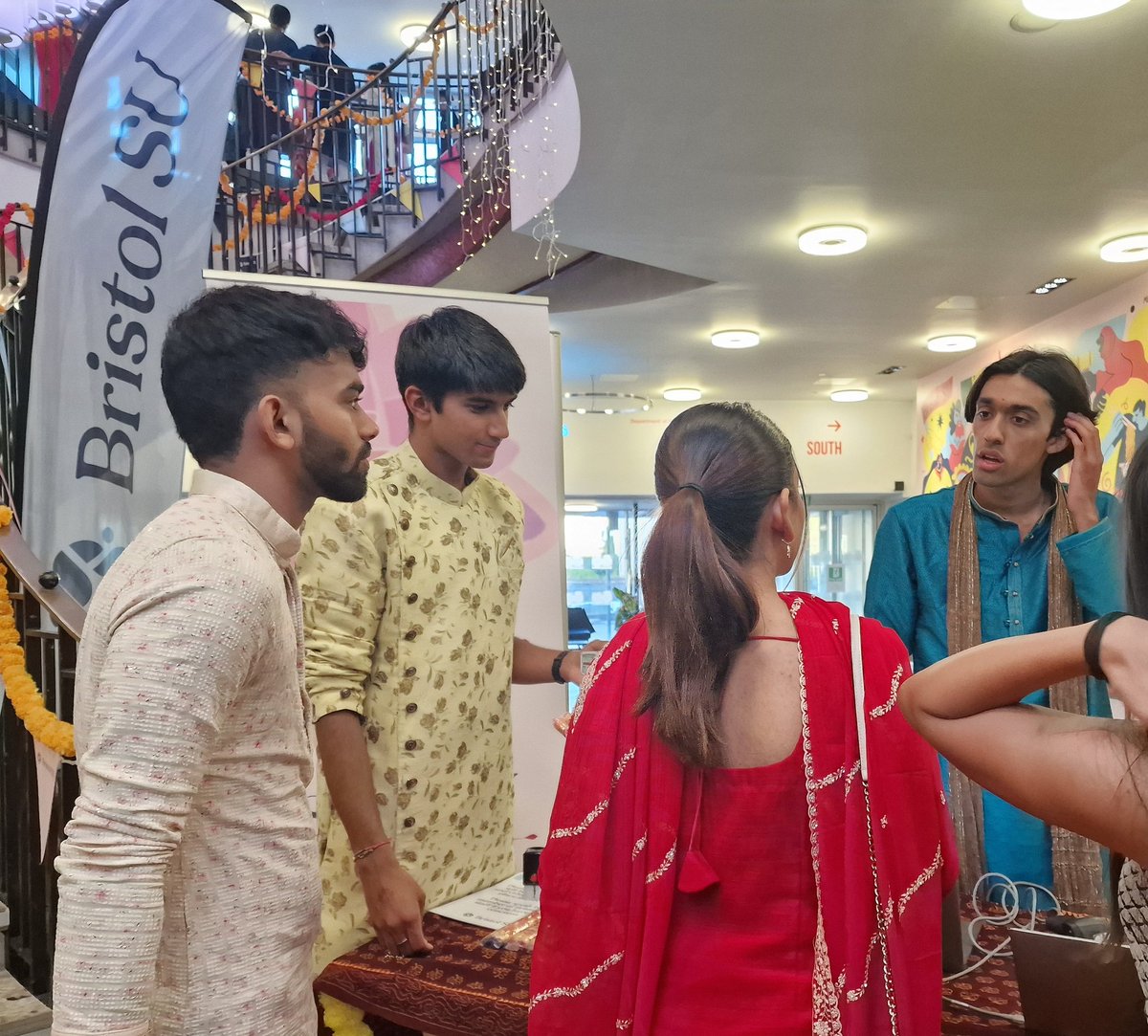 Evelyn Welch tweet media