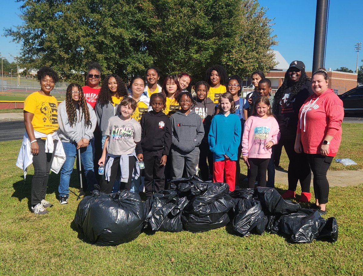 BetaClubWHS's tweet photo. WES & WHS BETA CLUBS joined forces today for our first Cluster Clean Up of the 2024-25 school year. #JuiniorBeta #SeniorBeta #Packpride @WoodlandES_HCS @BetaClubWHS @WHS_HCS @purvisjackson02 @akiradennis_ @nationalbeta https://t.co/QxCNJDTH88