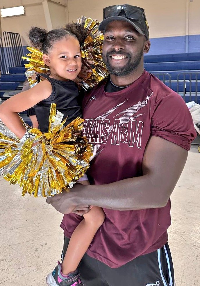 TurnAndBurn210's tweet image. Brightness' first dance camp! I'm the proudest #GirlDad in the world 😍 Can't nobody tell me NUTHIN' today! My heart is so dang full rn. And I get to watch Quattro play flag football this afternoon, too! 🏈👍 #DadLife #Brightness