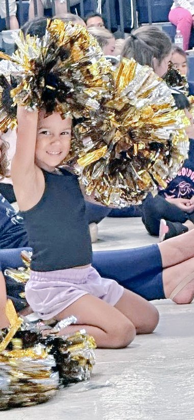 TurnAndBurn210's tweet image. Brightness' first dance camp! I'm the proudest #GirlDad in the world 😍 Can't nobody tell me NUTHIN' today! My heart is so dang full rn. And I get to watch Quattro play flag football this afternoon, too! 🏈👍 #DadLife #Brightness