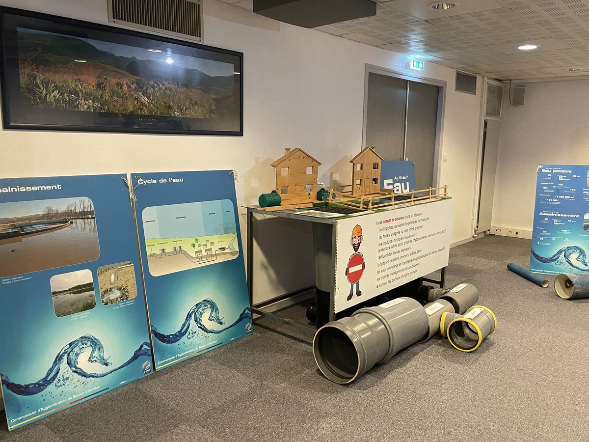 Elodie Mareau (@elodiemareau) on Twitter photo A Aurillac, l’eau est à l’honneur pour la #fêtedelascience, avec des animations pour les petits et les grands. Merci aux organisateurs <a href="/UCAuvergne/">UCA</a> et la mediatheque <a href="/sup_recherche/">Ministère Enseignement supérieur et Recherche</a> <a href="/Prefet_15/">Préfet du Cantal</a> <a href="/prefetrhone/">Préfète de région Auvergne-Rhône-Alpes et du Rhône</a> A Aurillac, l’eau est à l’honneur pour la #fêtedelascience, avec des animations pour les petits et les grands. Merci aux organisateurs <a href="/UCAuvergne/">UCA</a> et la mediatheque <a href="/sup_recherche/">Ministère Enseignement supérieur et Recherche</a> <a href="/Prefet_15/">Préfet du Cantal</a> <a href="/prefetrhone/">Préfète de région Auvergne-Rhône-Alpes et du Rhône</a>