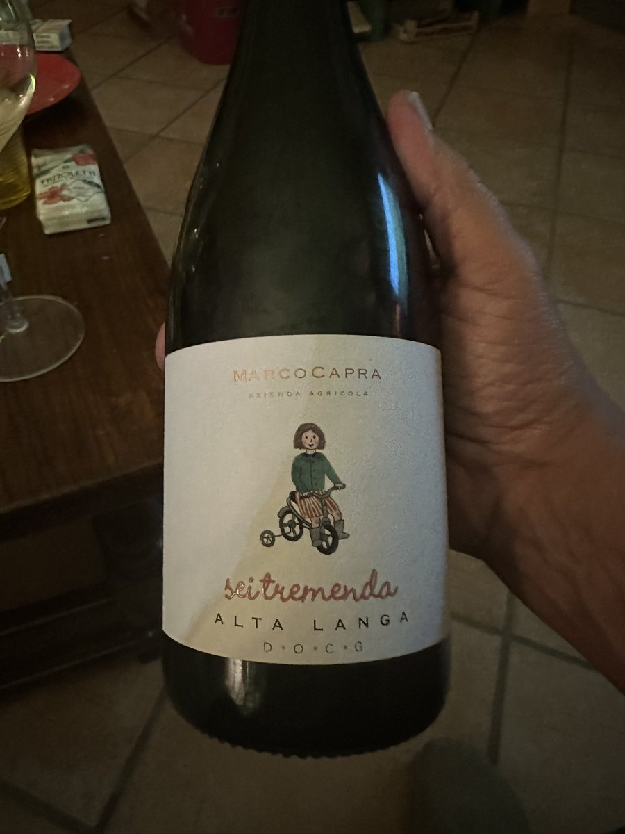 trabs62's tweet photo. Questa è una gran bella bolla😍, prezzo perfetto anche! Ve la consiglio vivamente, è notevole! Sei Tremenda 2020 di Marco Capra. Cheers🥂 #AltaLanga❤️ https://t.co/v1UwDCqRQp