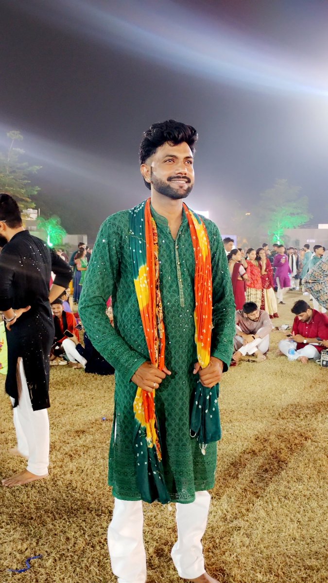 avimeena007's tweet photo. #Navratri2024 #Ahmedabad https://t.co/j5d7W7EPg2