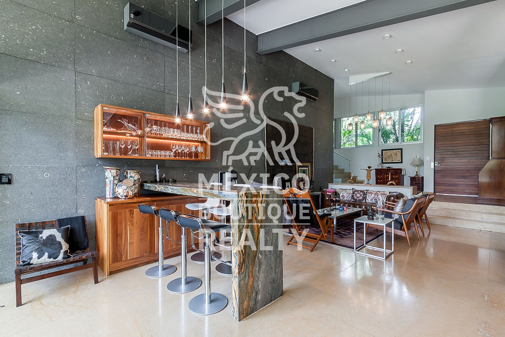 LUXRE's tweet photo. 🗝️Mexico Boutique Realty |31,500,000 MXN | https://t.co/Y4TMaYlAJS
This property includes 4 bedrooms along with 6 and a half bathrooms. Enjoy a heated pool and a covered terrace, complemented by air conditioning throughout the home.
#MexicoRealEstate #BoutiqueRealty https://t.co/S5UCaqhC0D