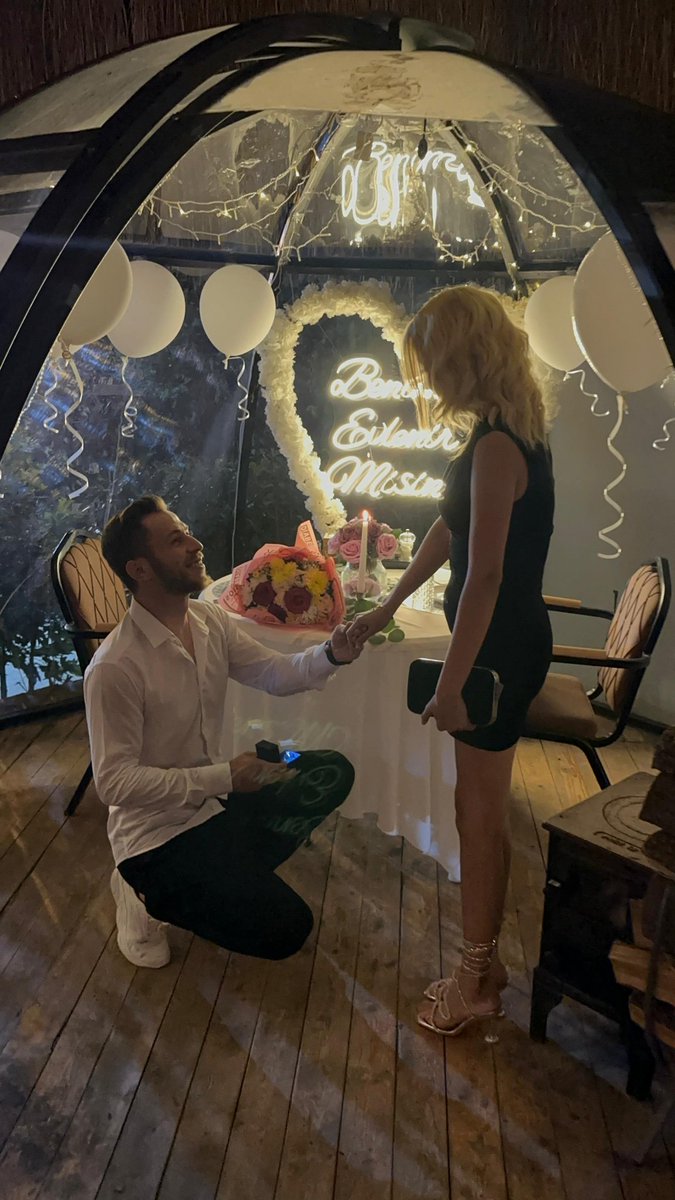 Yarın akşam SÖZ Ve Nişanım olacağı için maça gelemeyeceğiz ve çok üzgünüz lütfen affet bizi.. ÖZÜR DİLERİZ ÇOCUKLUK AŞKIMIZ BURSASPOR 💚🤍🥺
#GünlerdenBursaspor
<a href="/enbiya_topal/">Enbiya Topal</a> <a href="/EnsCelik16/">Enes Çelik</a> 
<a href="/fthakkus16/">Fatih Akkuș 🇹🇷</a> <a href="/BursasporSk/">Bursaspor</a>