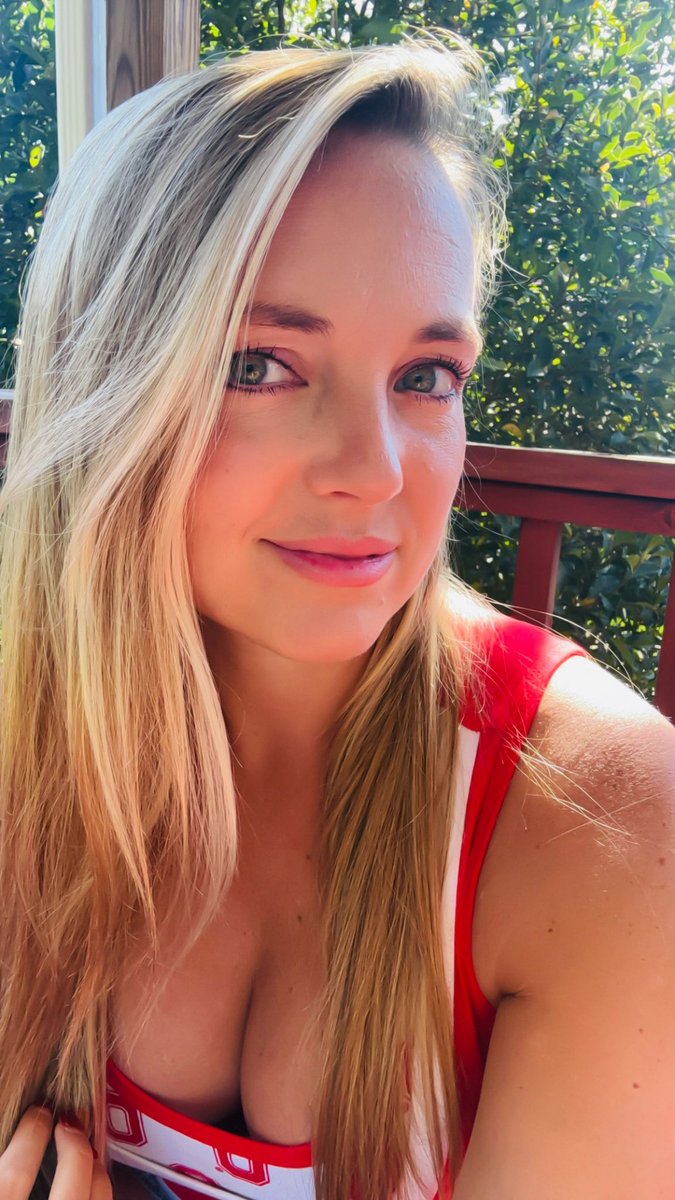 OSUlindz's tweet image. GAMEDAY!! #GoBucks #BeatOregon 
🅾️🙌