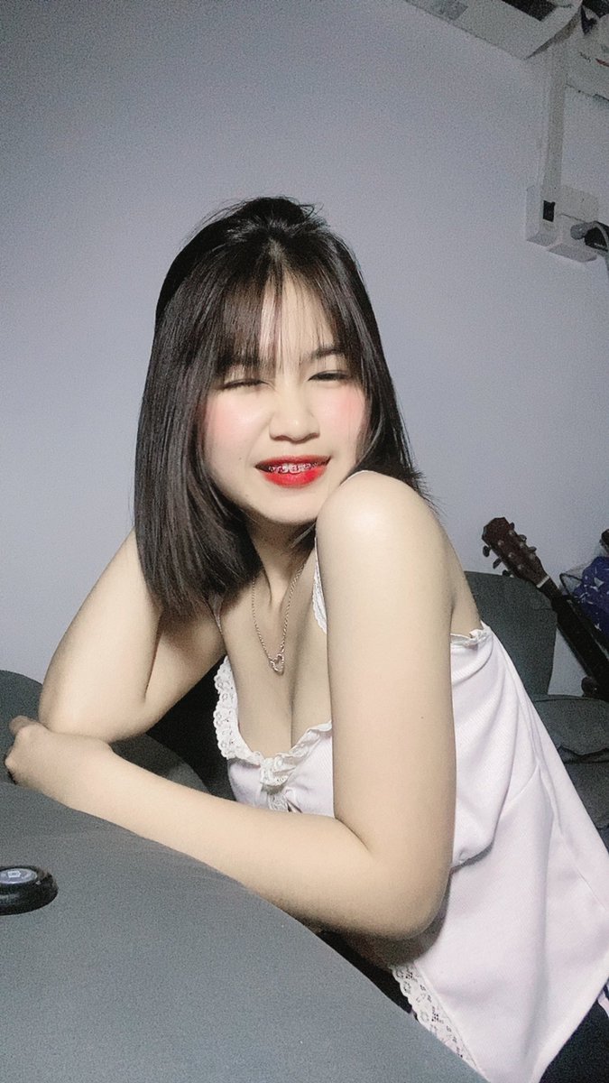 bow722513721552's tweet photo. ตกดึกเงี่ยนอีกละ รี=ส่งหี😋
#คอลเสียว #เงี่ยน https://t.co/r4t09Y9IdC