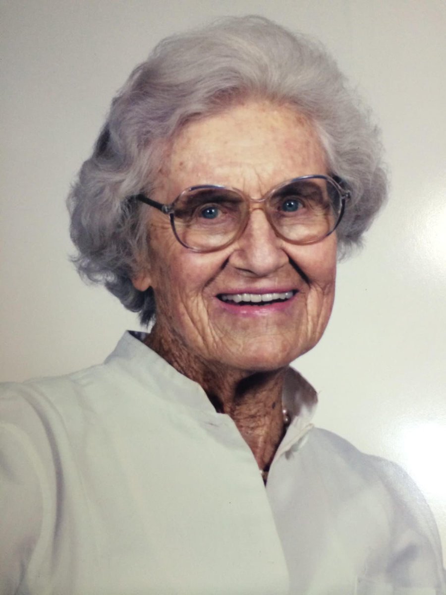 FMVZUNAM's tweet photo. Hoy celebramos el cumpleaños 104 de la Dra. Aline Schunemann de Aluja, primera #Profesora Emérita de la #UNAM, cuya principal obra ha sido la institución de la ciencia del #BienestarAnimal en México.
#OrgulloFMVZ 🙌 https://t.co/ud1QAVhqEY
