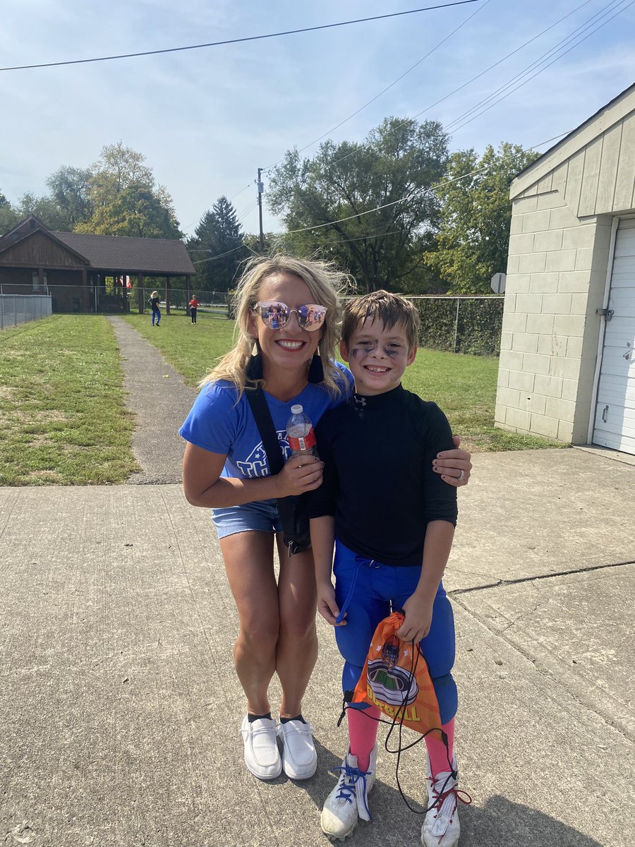 MrsEGrade3's tweet image. Let’s go Blue Devils! 💙🏈 #thirdgradebestgrade
