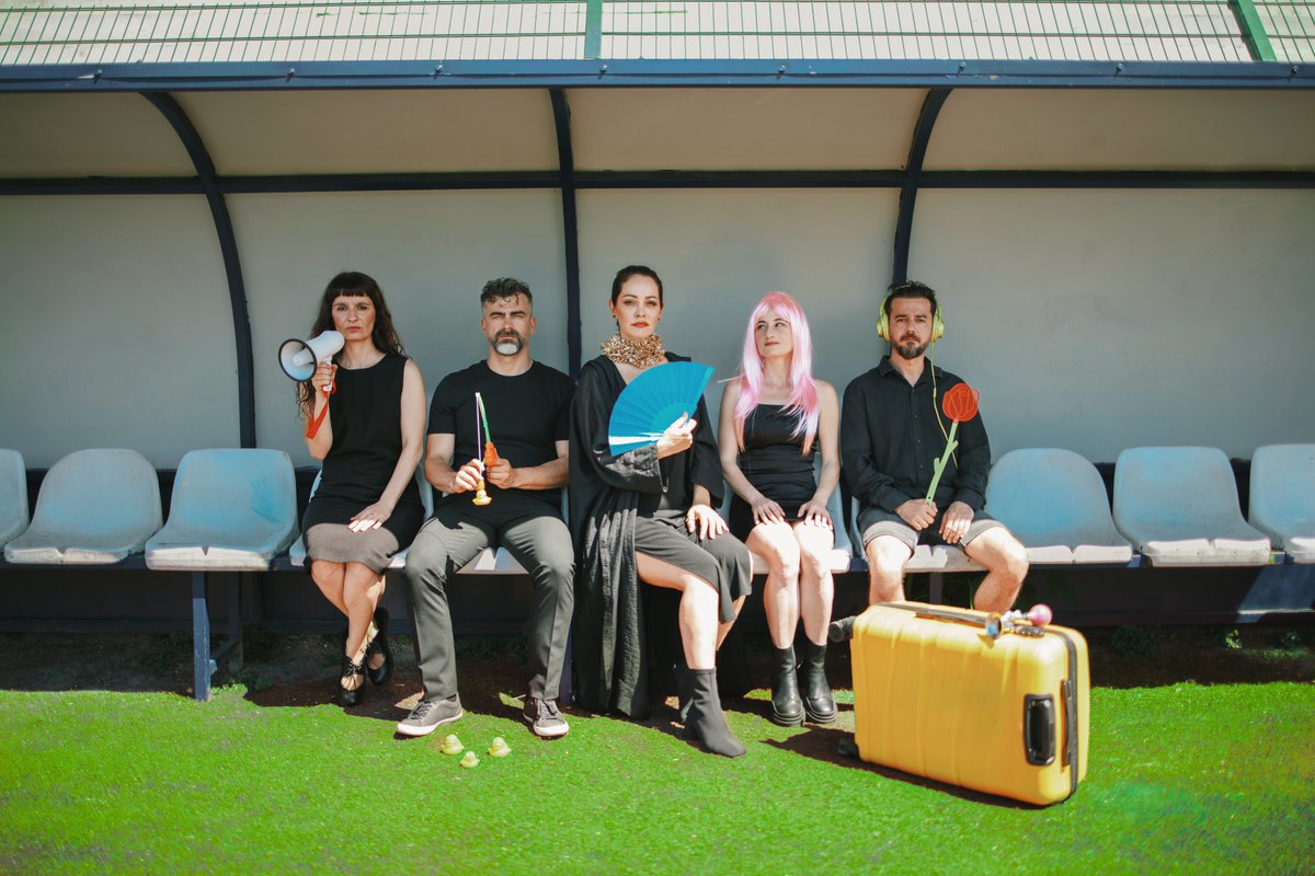 ''Martı -mıyım?''
3 Aralık Salı 20:30'da DasDas'ta.
Biletler: mobilet.com/tr/event/marti…