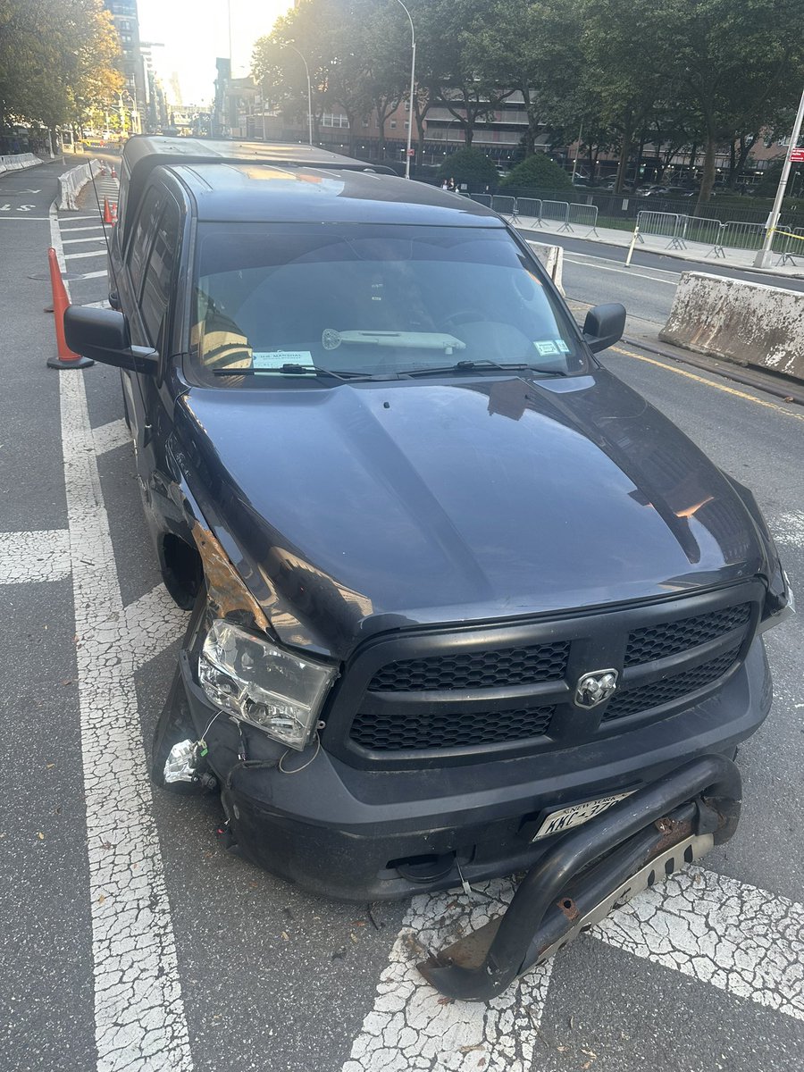 felix salmon (@felixsalmon) on Twitter photo One of the weirder forms of <a href="/placardabuse/">placard corruption</a> is when placard-only parking spots are taken up by *actual wrecks* “on official business” One of the weirder forms of <a href="/placardabuse/">placard corruption</a> is when placard-only parking spots are taken up by *actual wrecks* “on official business”