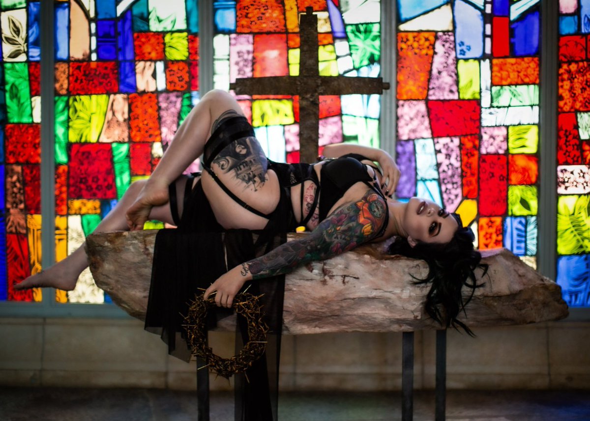 PrometheusRaven's tweet image. 31 days of Goth Stars
12th day of Halloween, Harlow O'Hara edition #LipoGothStar31🎃