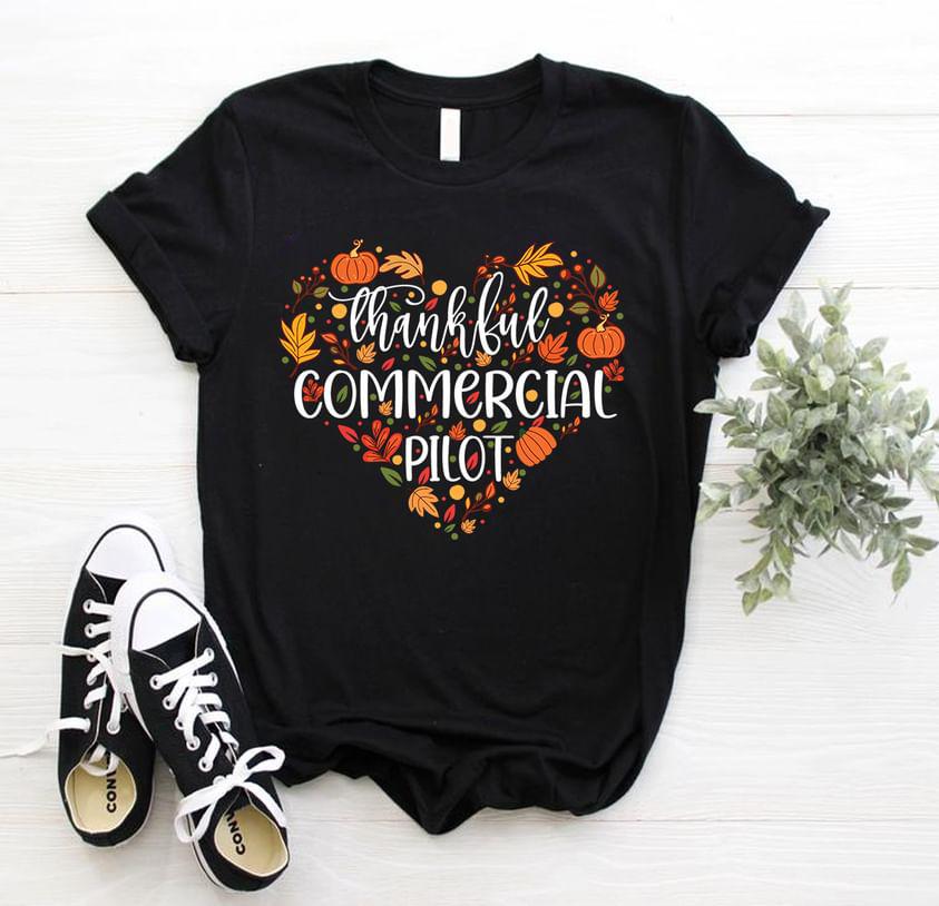Aviationheart1's tweet photo. Thanksgiving gift 🎁😍👩‍✈️
....
Order here 👉https://t.co/fxN9N3u9p4

#pilot #thanksgivingpilot #aviation 
#thankfulcommercialpilot #tshirtdesign https://t.co/TVl74uPTNG