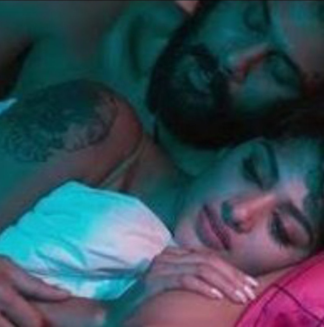 Preslinks💼💰麟 on X: OMG 😲 Actress Oviya Leaked Video is Here 👇  t.cocvf7E4Itor Oviya OviyaLeaked t.coMxUr7g2ItK  X