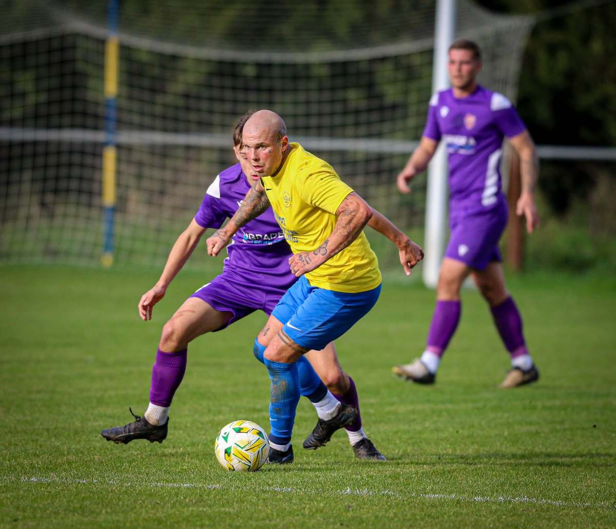 sportsshotsnews's tweet photo. Action shots from today's game between @WinslowUtdFC vs @baldocktownfc in the @SpartanSMFL Premier Division.
#football #nonleague #nonleaguefootball #southmids #League #leaguefixture #winslowunited #baldocktown #actionshots #canon #sports #sportsphotography #photography https://t.co/UdSugRk5VE