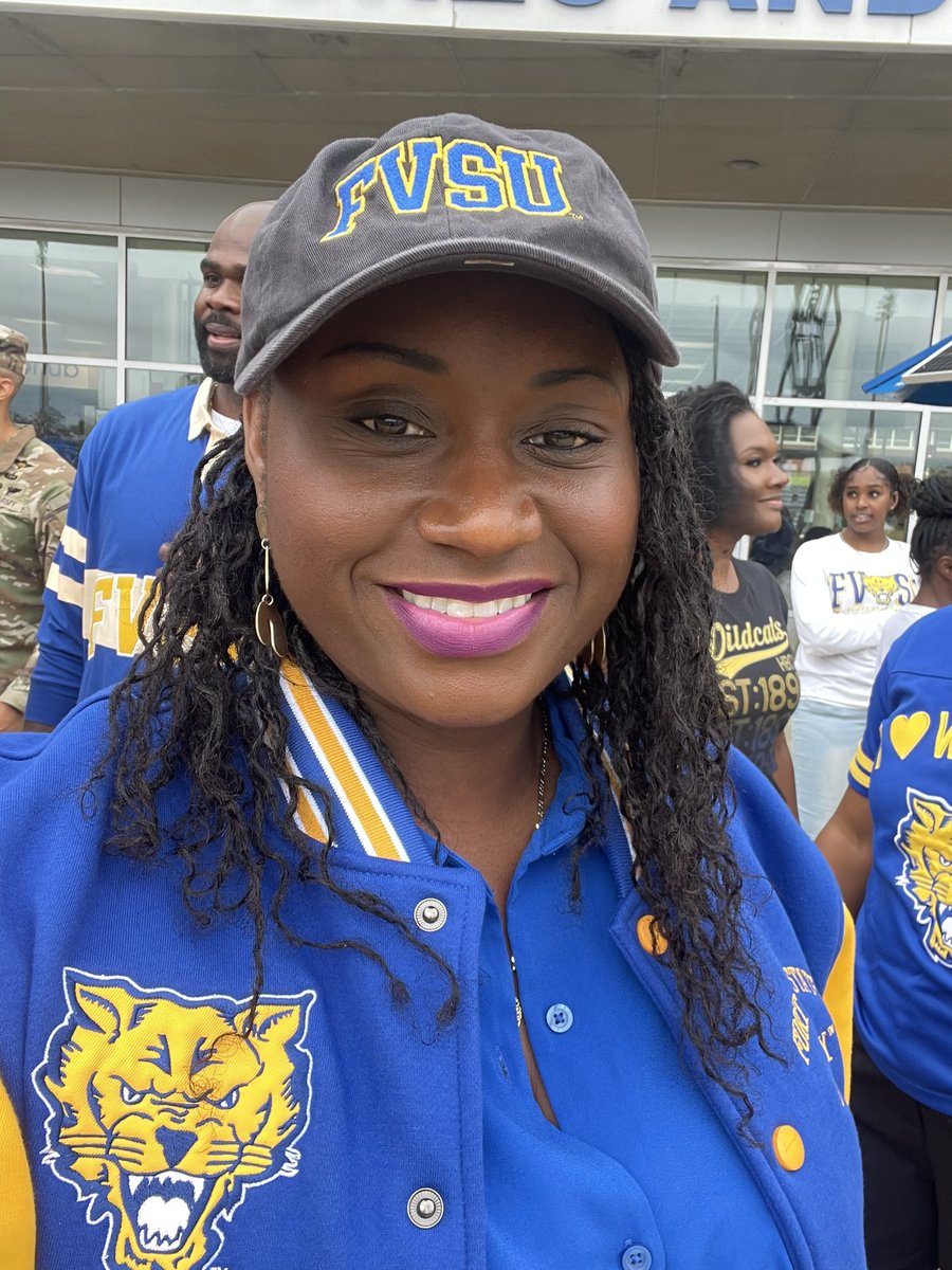 JAMAiwuyor's tweet image. Happy Homecoming, #FVSU! 💙💛💙#hbcupride