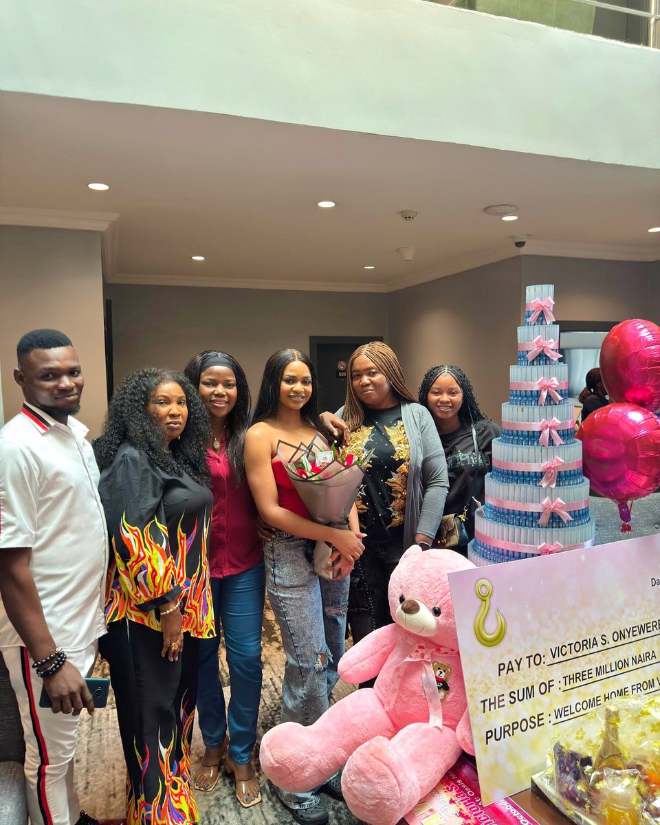 metro_naija's tweet photo. Victoria fans, vikings suprise her today with cash gifts and other items.

#BBNaija https://t.co/ozvFDsLB54