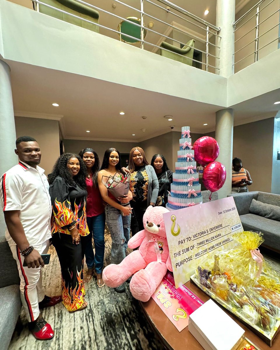 metro_naija's tweet photo. Victoria fans, vikings suprise her today with cash gifts and other items.

#BBNaija https://t.co/ozvFDsLB54