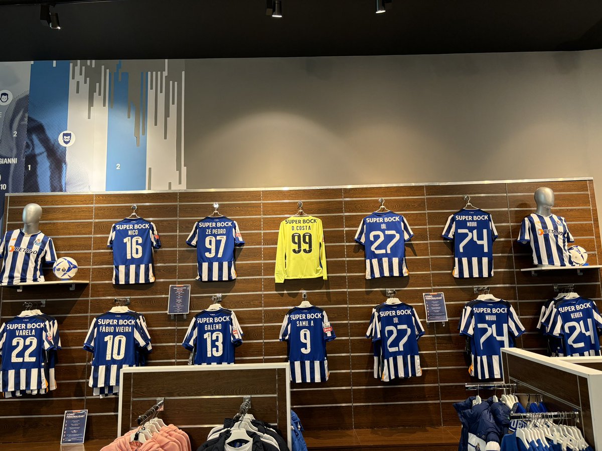 hakansolmazz's tweet photo. 📍Estadio do Dragao https://t.co/wPSt9pumRV
