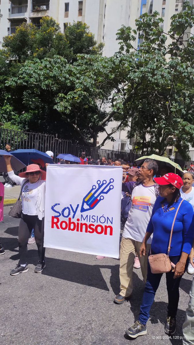 #12Octu|| Coordinadores , Patriotas y  Misioneros de las 22 parroquias  estuvieron presentes en la gran marcha en  celebración del "Dia de La Resistencia Indigena" Una fecha cargada de  un gran significado histórico y cultural.
<a href="/NicolasMaduro/">Nicolás Maduro</a> <a href="/HectoRodriguez/">Héctor Rodríguez C.</a> <a href="/Sociabolivarian/">Lilian Oropeza</a>