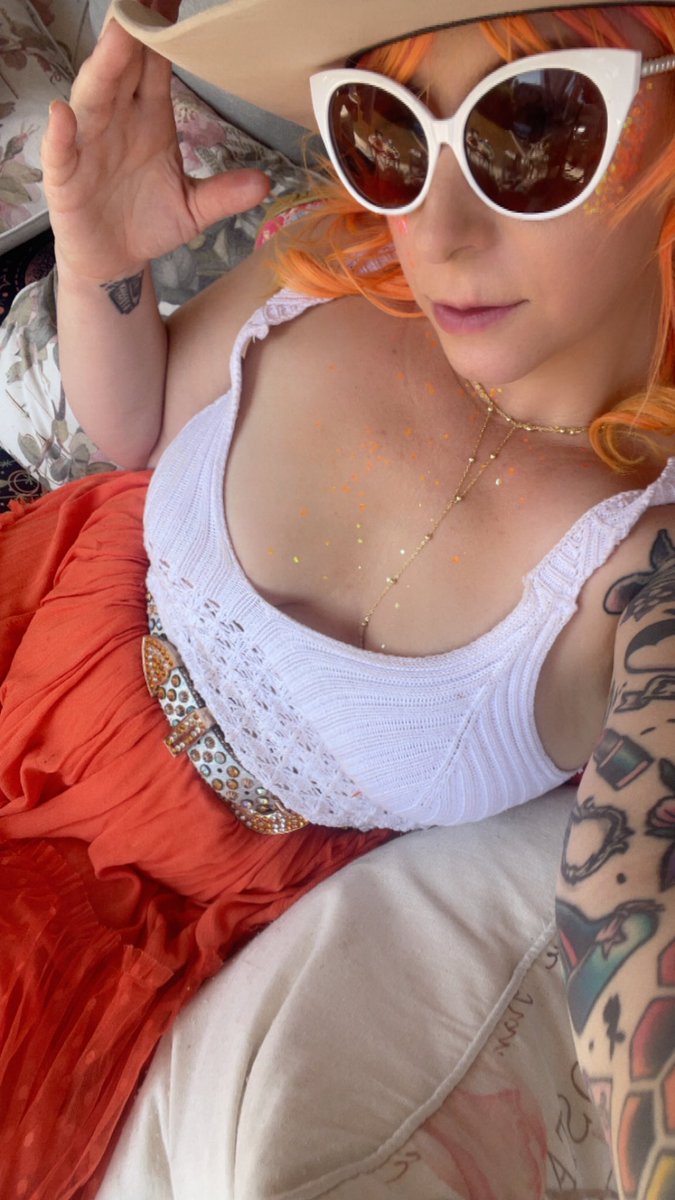 Hook’em  or something….
<a href="/GGGiantGinger/">The Giant Ginger</a> this is for you.  😘