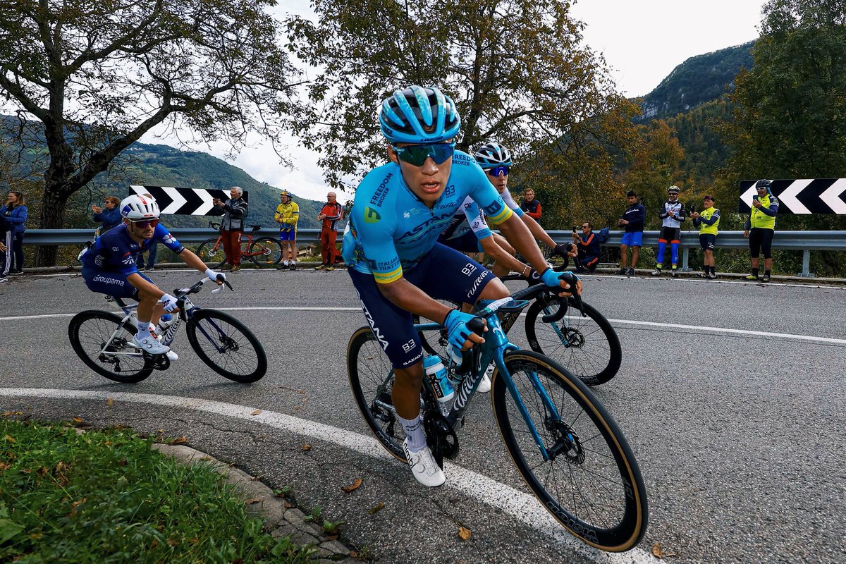 XDS Astana Team (@xdsastanateam) on Twitter photo 🇮🇹 PHOTOS: <a href="/Il_Lombardia/">Il Lombardia</a>
Today our young <a href="/martinsauri0_/">Martín López</a> debuted at Il Lombardia and spent a day in the breakaway. 💨
#AstanaQazaqstanTeam #IlLombardia
📷 <a href="/SprintCycling/">SprintCycling</a> 🇮🇹 PHOTOS: <a href="/Il_Lombardia/">Il Lombardia</a>
Today our young <a href="/martinsauri0_/">Martín López</a> debuted at Il Lombardia and spent a day in the breakaway. 💨
#AstanaQazaqstanTeam #IlLombardia
📷 <a href="/SprintCycling/">SprintCycling</a>