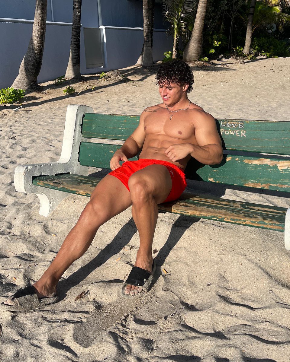 swolinii's tweet photo. of a few days https://t.co/lJdjziXGIT