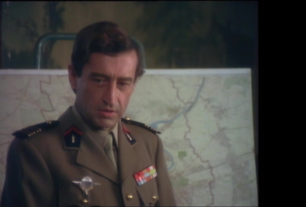 ChB48129114's tweet photo. #PierreVernier L'un des rôles de ce formidable et attachant acteur (rencontré une fois... dans un centre de radiologie): le colonel Martin dans The New Avengers (1976), pour le double épisode tourné en 🇫🇷, Le Long Sommeil..., et avec qui vous savez. https://t.co/bCnsAz7Oaw