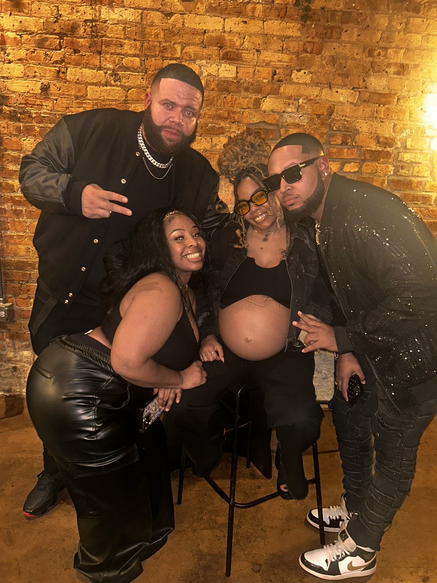 _BlueLux_'s tweet photo. So much power in one photograph.
#Art #Creative #Artist #ChosenFew #Power #Empire #Music #Dance #ChicagoArtist #ItsTime
#LabratENT https://t.co/gsWXBEaazo