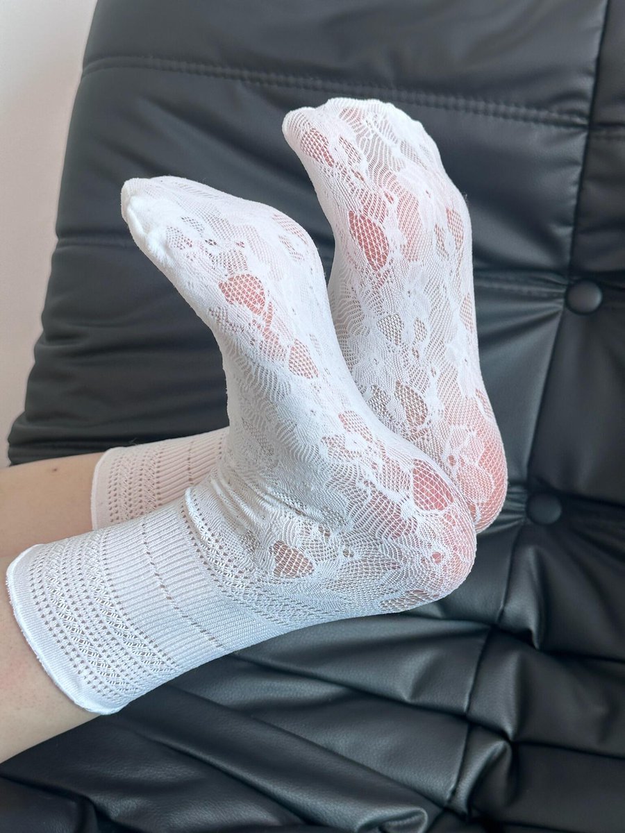 初秋蕾丝袜～真的好米👅 https://t.co/FiHcCxcf2c