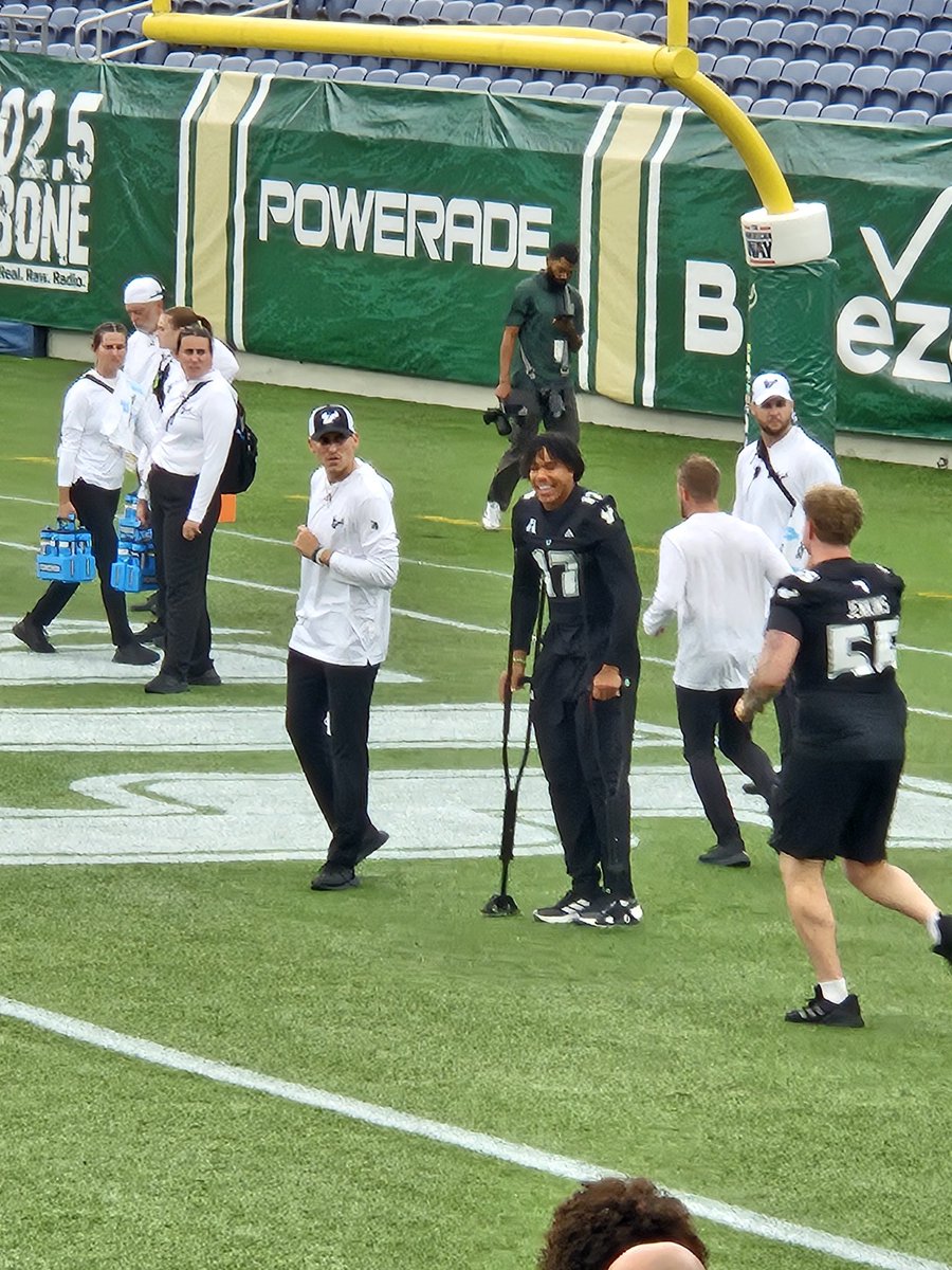 AlexVichenzo's tweet photo. @PeteThamel Game time means in crutches still unfortunately https://t.co/2fUBPqvQkE