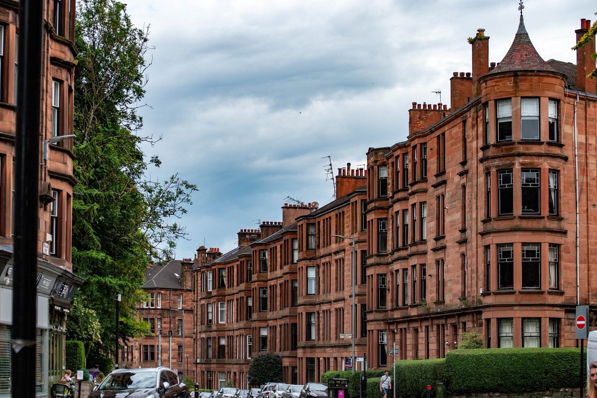 gomedia91's tweet photo. Its a shame Cardiff didnt build taller tenement style buildings like those in Glasgow.
Most in Cardiff are 2 storeys, so anything above that is seen as too dense, not appropriate &amp; not inkeeping.
4+ storey "tall" buildings aren't a problem. Its they're often bad/cheaply designed. https://t.co/Z3fS2S6T54