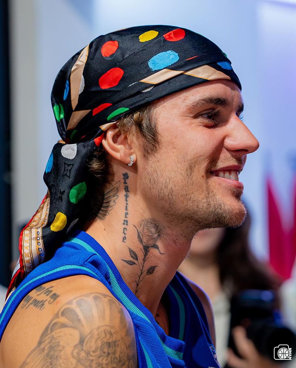 drewsoffmyface's tweet image. JUSTIN BIEBER