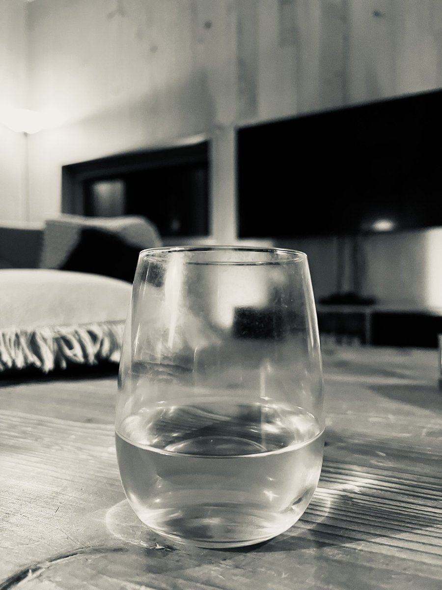 FrankHannigan5's tweet image. Relaxing by the fireside #hearth #holiday Mull