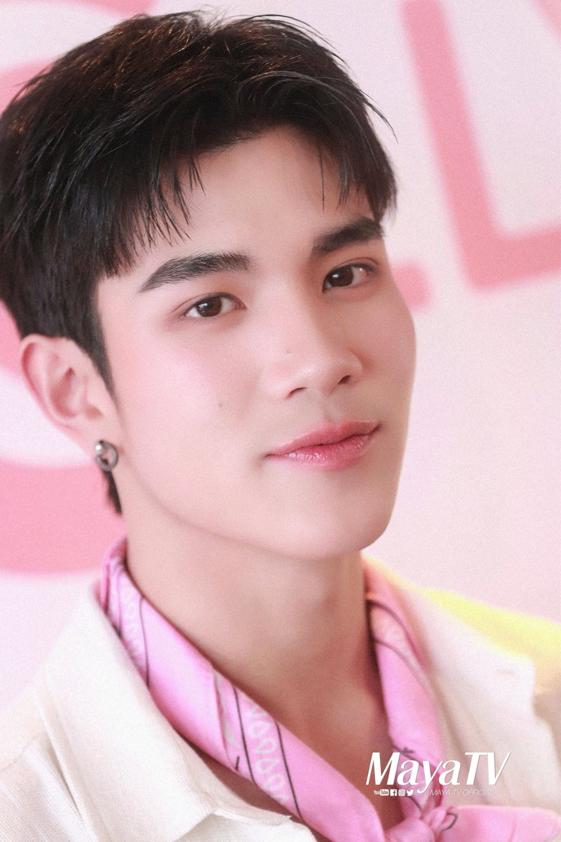 mayaonline2002's tweet photo. 『Snapshot #MAYATVOFFICIAL 』นลฟ.น้องลูกโฟ้ด #Fourthnattawat  ในกิจกรรม COLLY EXCLUSIVE PARTY #คอลลี่วาดฝันวันเจมโฟร์ท  

สัมภาษณ์♾️ https://t.co/JtJufQ3NoC

#GEMINIFOURTHxCOLLYCOLLAGEN #โฟร์ทณัฐวรรธน์ https://t.co/YiVLj4yNgG