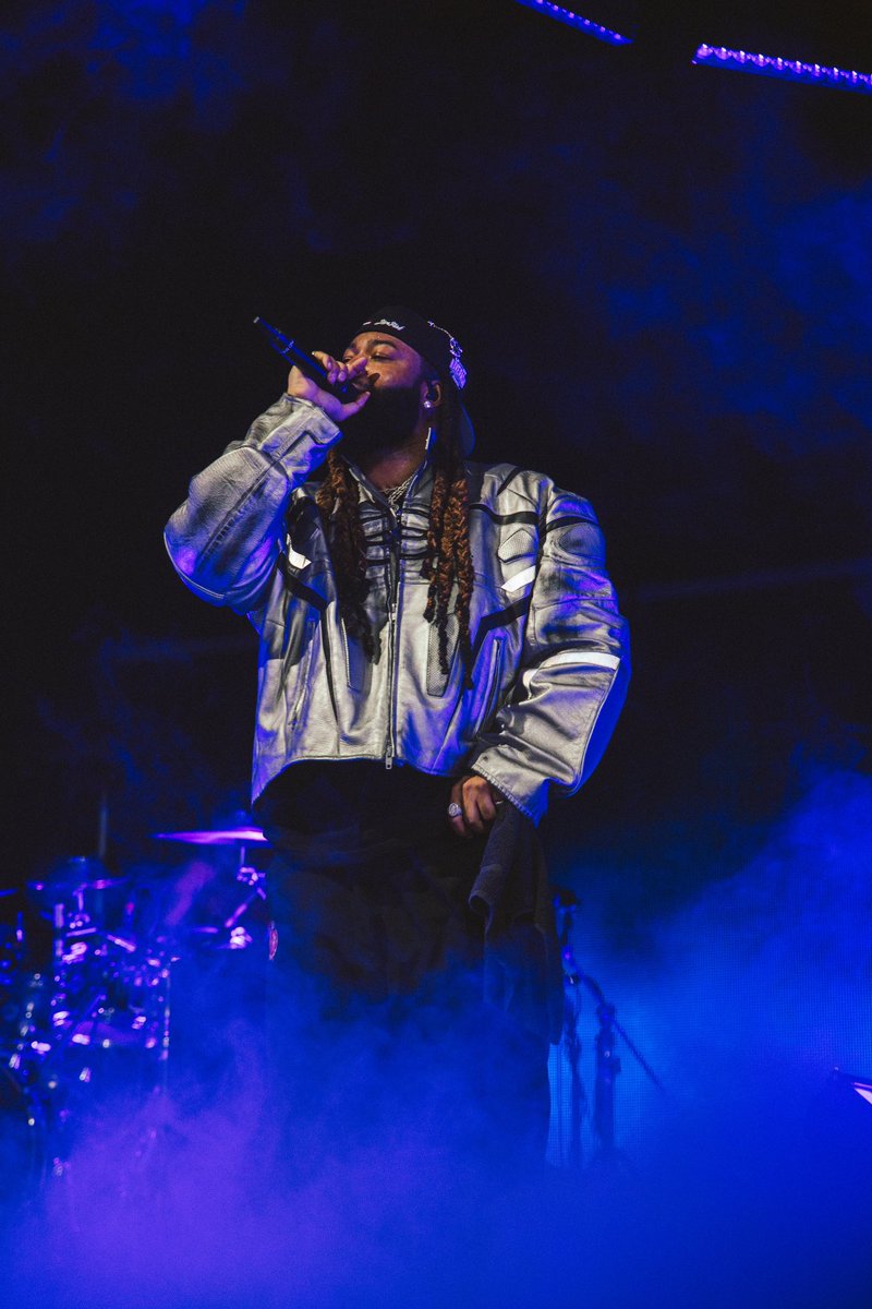 snixiper's tweet photo. @partynextdoor in London  📸✨- shot by @snixiper #Partynextdoor https://t.co/pDJKADYqWq
