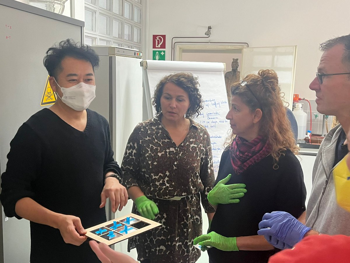 PHELETYPIA's tweet photo. Fantastic #daguerreotype workshop with @araithakashi
@PHELETYPIA 
@HeritageAustria https://t.co/zIaYyzk4Z7