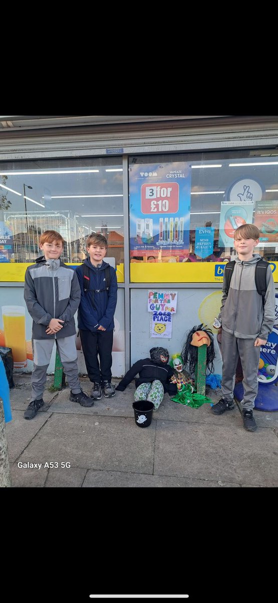 plinketyplink2's tweet photo. Somewhere in Liverpool. Boss kids these. Collecting for Zoe’s Place. https://t.co/bzwJ6pV0Q9