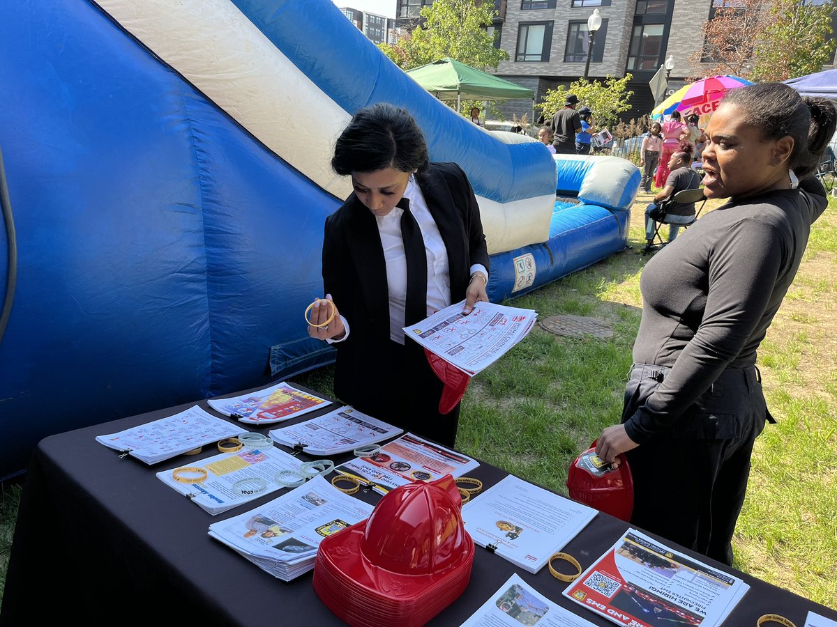 dcfireems's tweet photo. #DCsBravest were proud to partner with ANC6E and @DCPoliceDept for a Faith in Blue event.

Fire prevention/safety information was distributed and #DCsBravest from Engine 6 were present to help all become #DCFireSafe. https://t.co/z7At8Bomli