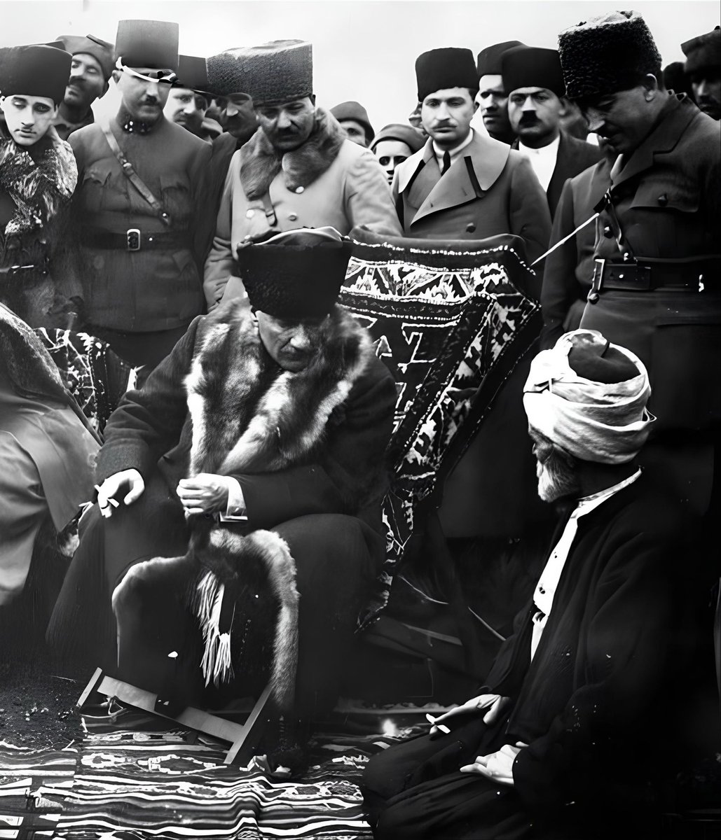 aleyhtaroglu's tweet image. Ateşi ve ihaneti gördük; dayandık, dayanmaktayız.