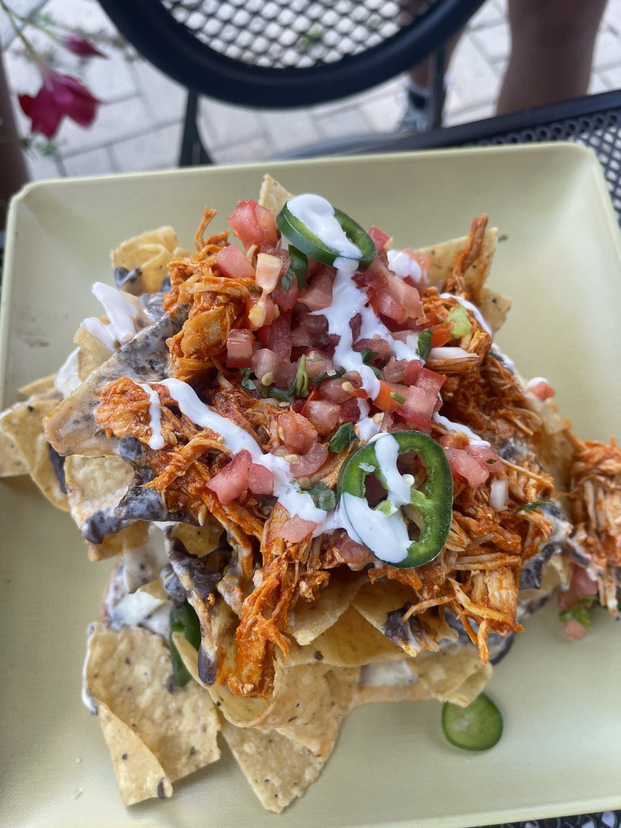 POV :: Saturday Tin-Can Nacho patio party. Let’s gooooo….! 😎🌮🔥🤙