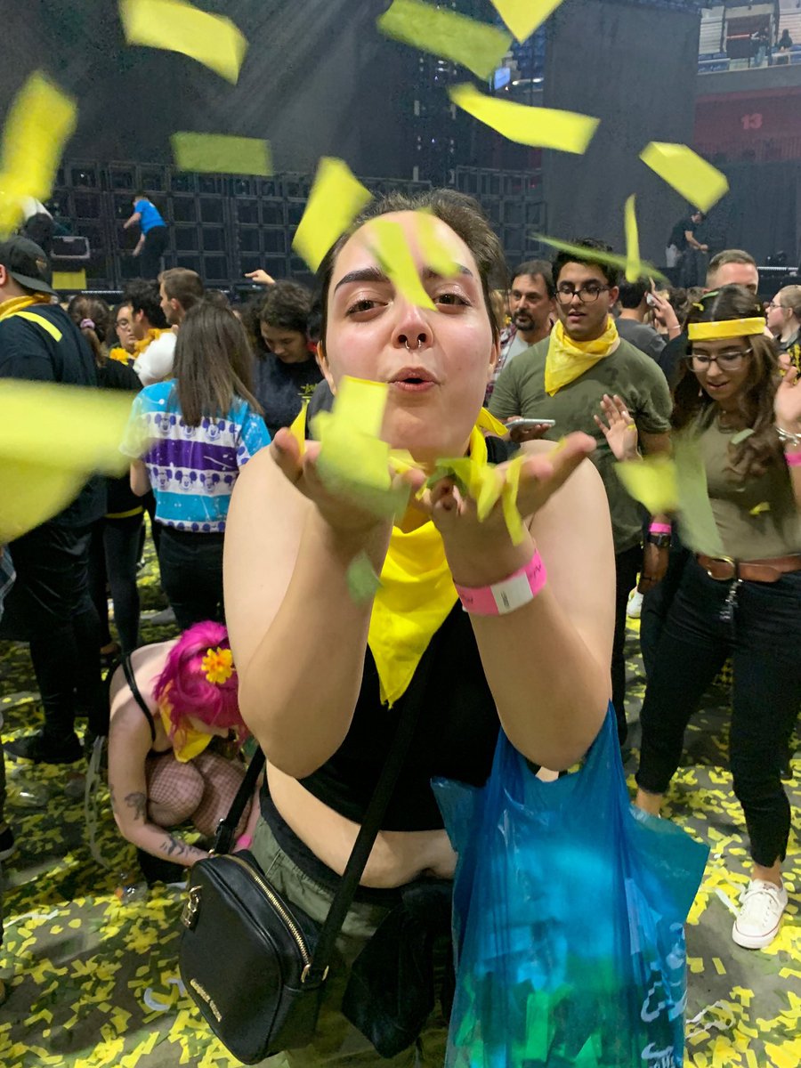 mol | 18+ tweet media