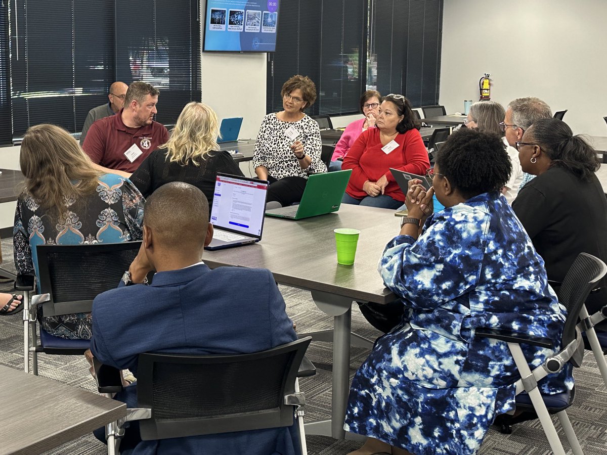 PreisigJessica's tweet image. Excellent collaboration and conversation at today’s Technology Roundtable. Shout out to Benjie for putting together today’s agenda and to all who shared with the group! Hope to see you all at #SCEdTech24 next month. #SCASA