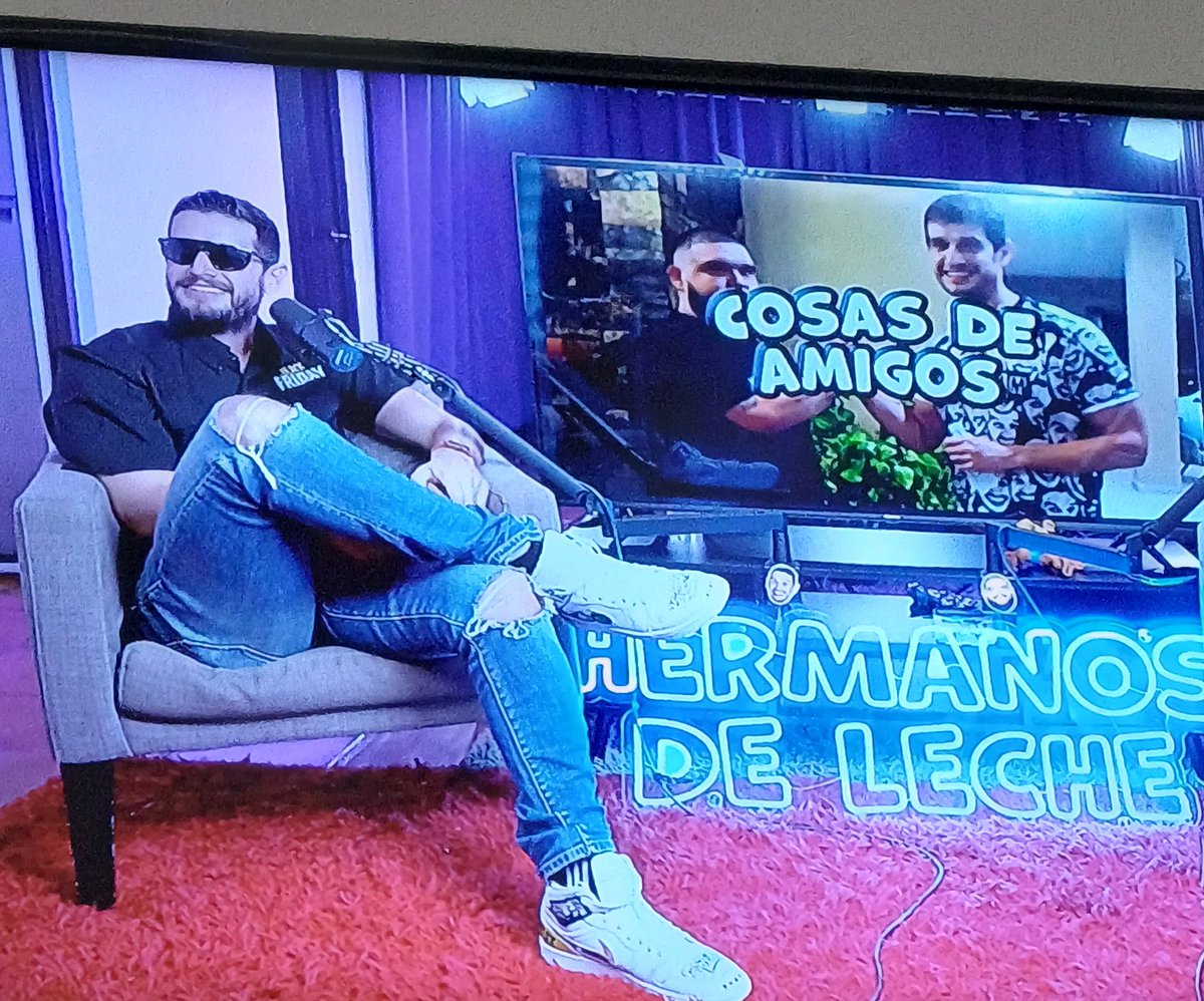 Los que vimos el 24/7 de #LaCasaDelosFamososMX sabemos que todo lo que dice <a href="/adrianm10/">adrián marcelo</a> en #HermanosDeLeche es verdad.

Los que se guiaron por ediciones, shorts y tiktoks nos arruinaron el show a medio programa.

<a href="/lamolechida/">IVAN LA MOLE</a> gran amigo, nunca lo dejo solo. 

#PDSPCAM