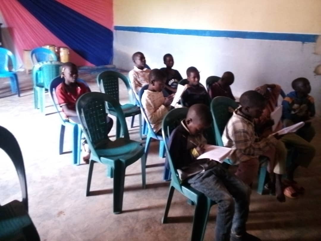 LilGiftedHands's tweet photo. Saturday lessons for our little gifted hands!
Let's ride the waves of learning together!
#LGHM #LittleGiftedHandsMatter #youngtech #mechanics #welders #welding #giftedhands #electricians #automotiveducation #automotivedreams #tvet #stisa https://t.co/L52zCpRbm2