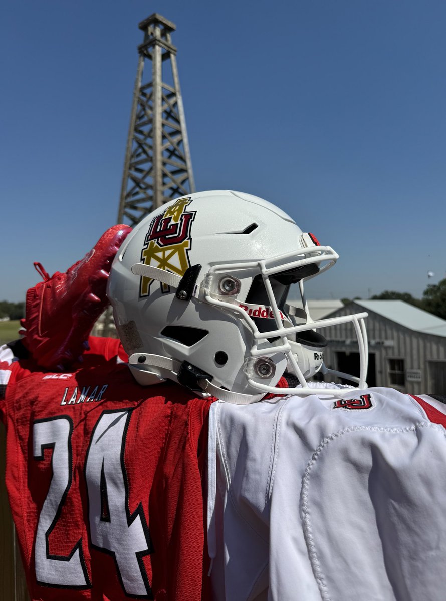 UNISWAG's tweet photo. The lids for @LamarFootball 

#uniswag https://t.co/LzgyZP7S9u