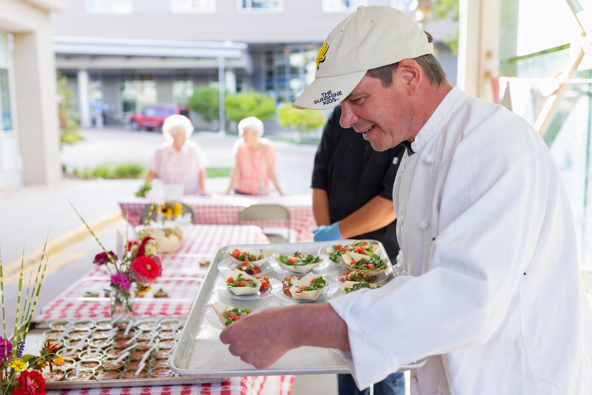 CraigHospital's tweet photo. We recently hosted a Garden Harvest Party to celebrate fall, food and our Horticultural Therapy Program! 🌿 Attendees enjoyed music, fun activities and delicious bites—many prepared by #CraigGrads, including Chef Brandon Causey.

Read Brandon’s story here: https://t.co/z4ejuaTYg5 https://t.co/4aMpJDD7X7