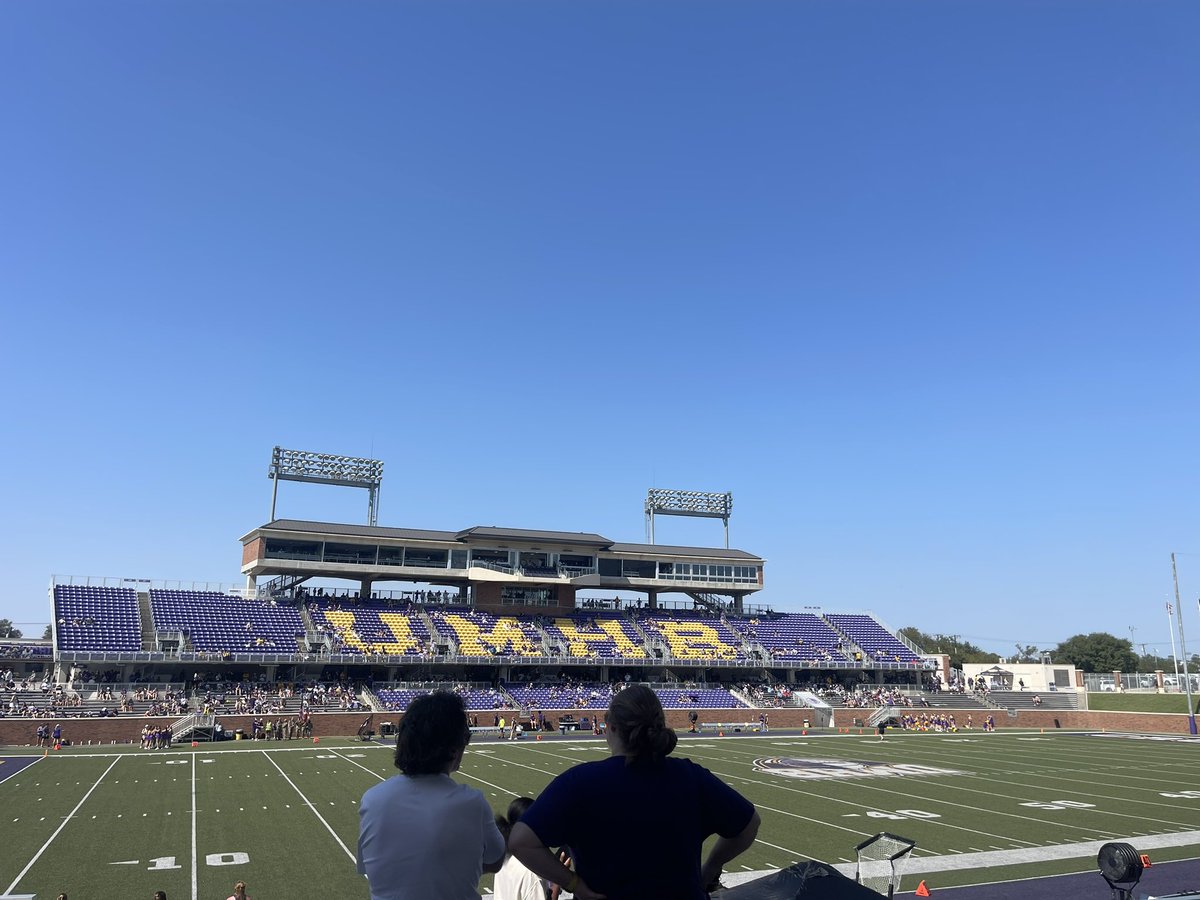 mattragudo's tweet image. #UMHB is not doing so well on their own homecoming… do they not get to choose who they play for this one ? lol.