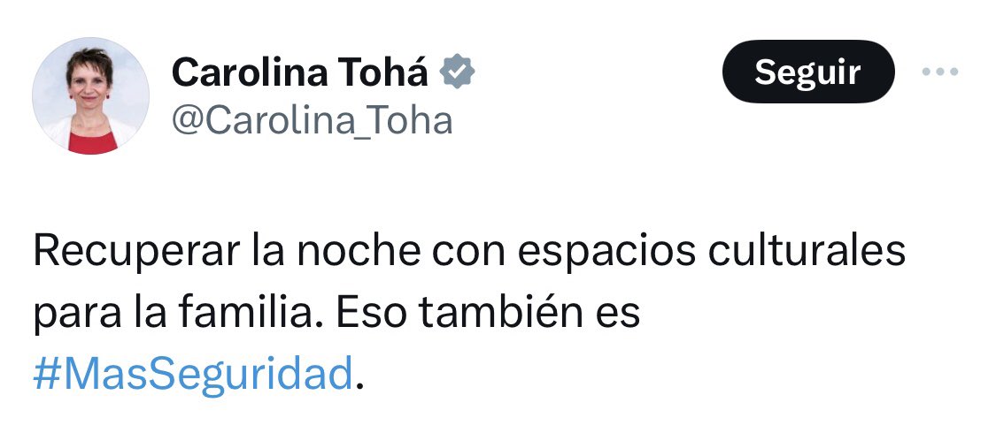 CataVelascoK's tweet photo. 🟢 El baño de realidad que recibirá la clase política (izquierda/centro/derecha) el 27OCT será descomunal, será el precio por reírse de “todos” los chilenos en su cara cada día. #EstanAvisados https://t.co/sHpDAWKMfY