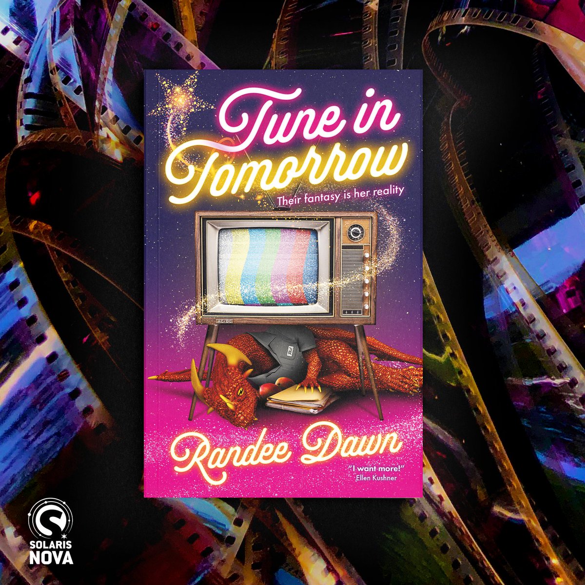 Solaris Books (@solarisbooks) on Twitter photo 🚨COVER REVEAL AND ACQUISITION ANNOUNCEMENT!🚨
We're delighted to be welcoming <a href="/randeedawn/">𝐑𝐚𝐧𝐝𝐞𝐞 𝐃𝐚𝐰𝐧 is mostly in the Sky now</a>'s #tuneintomorrow universe to #solarisnova! We'll premiere with book one - TUNE IN TOMORROW - releasing on 12 November 2024 with a fantastic new cover from our very own Sam Gretton!
1/2 🚨COVER REVEAL AND ACQUISITION ANNOUNCEMENT!🚨
We're delighted to be welcoming <a href="/randeedawn/">𝐑𝐚𝐧𝐝𝐞𝐞 𝐃𝐚𝐰𝐧 is mostly in the Sky now</a>'s #tuneintomorrow universe to #solarisnova! We'll premiere with book one - TUNE IN TOMORROW - releasing on 12 November 2024 with a fantastic new cover from our very own Sam Gretton!
1/2